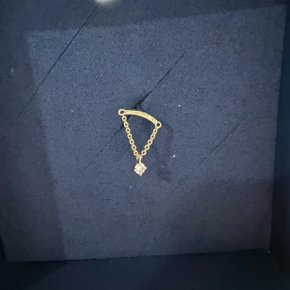 Maria Tash prong set diamond drape threaded stud hidden helix earring - Picture 6 of 8